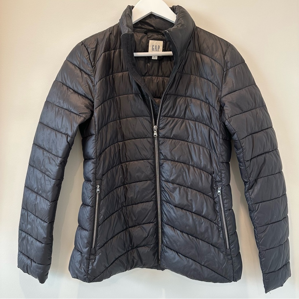 GAP Black Puffer Coat Womens Size Medium Winter Full Zip Ski Jacket Warm Layers